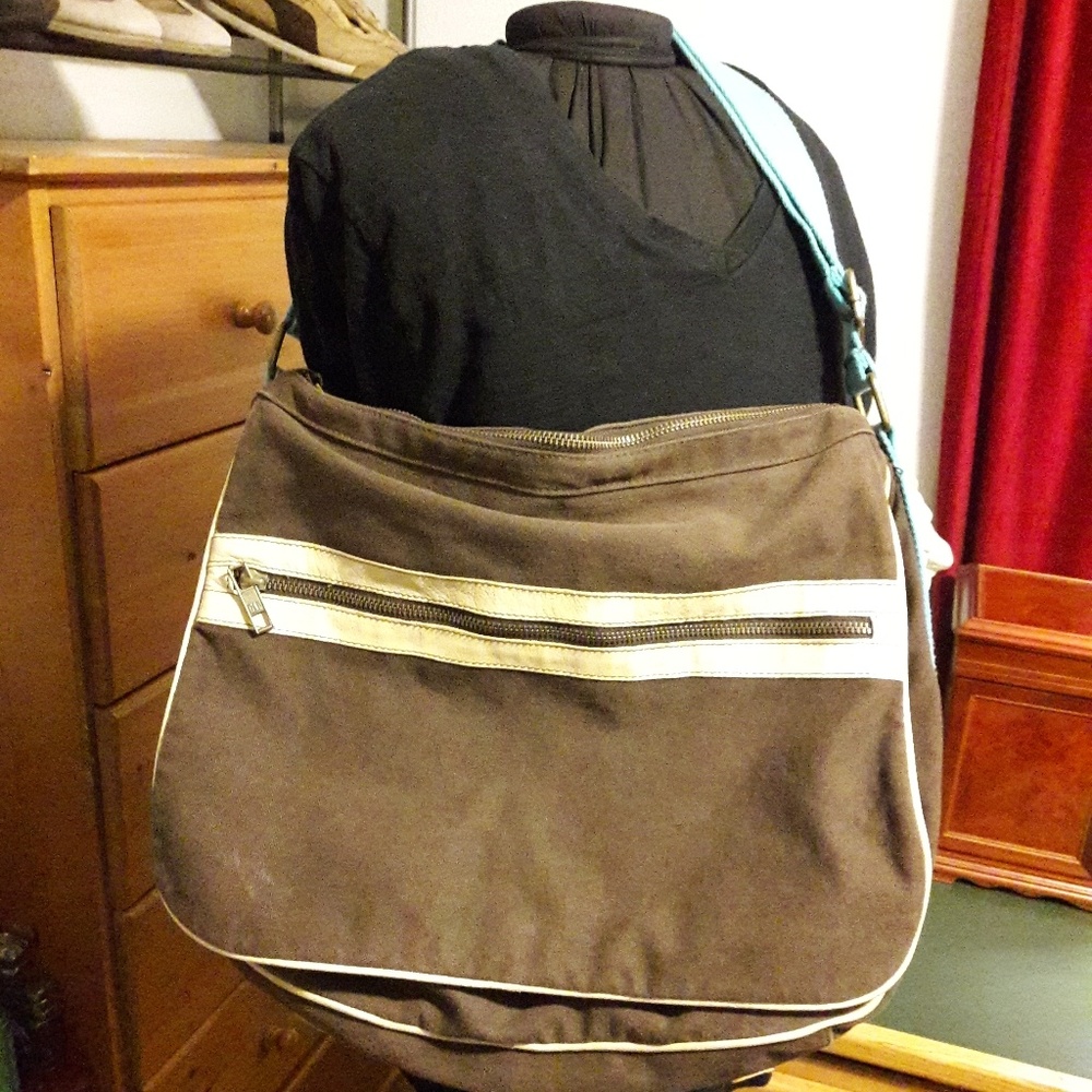 GAP JEANS 1969 CANVAS/LEATHER TRIM LARGE MESSENGER